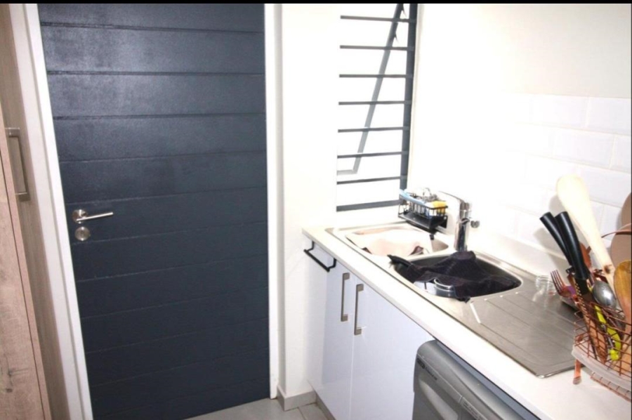 To Let 3 Bedroom Property for Rent in Little Falls Gauteng