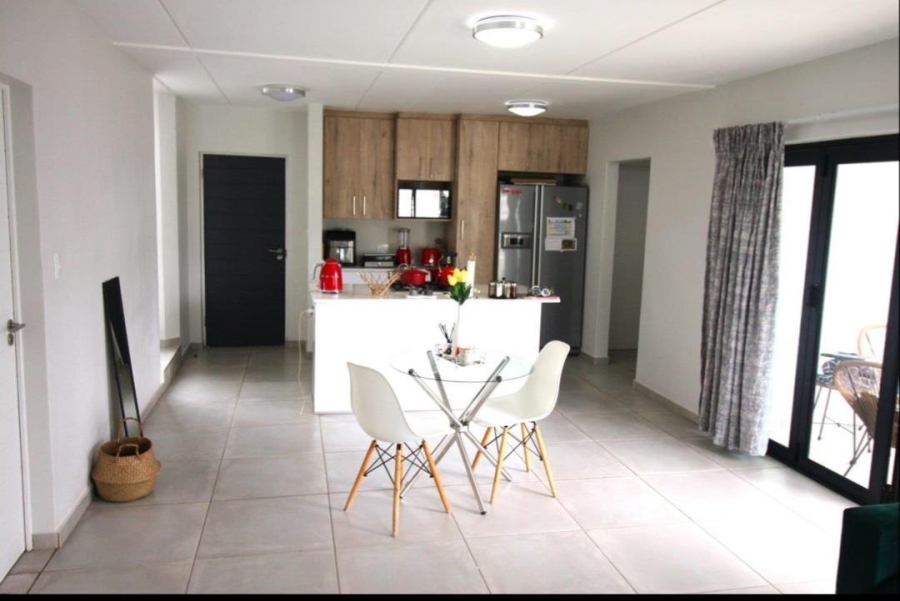 To Let 3 Bedroom Property for Rent in Little Falls Gauteng