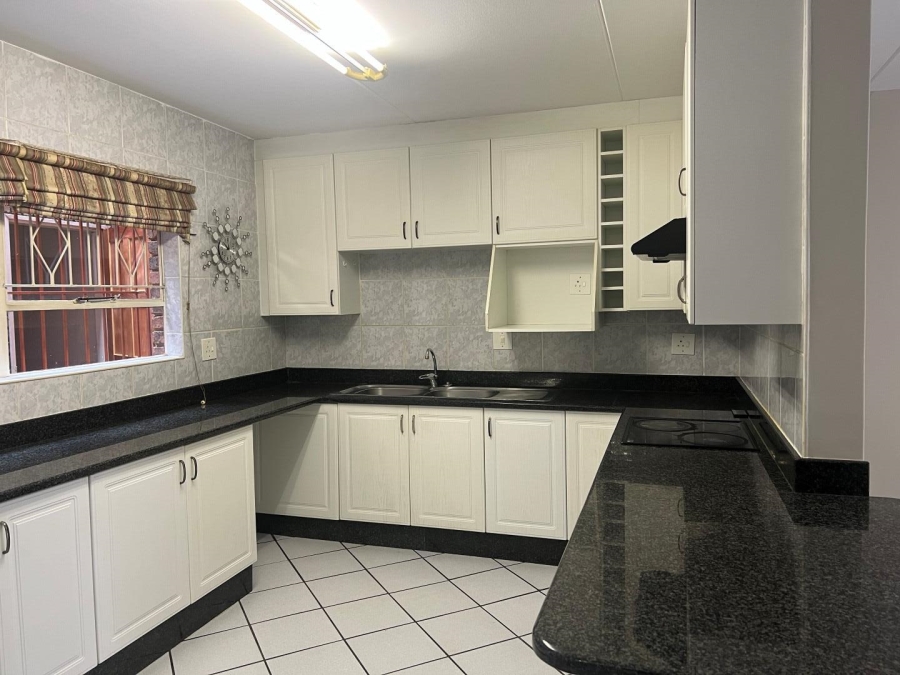 4 Bedroom Property for Sale in Woodmead Gauteng