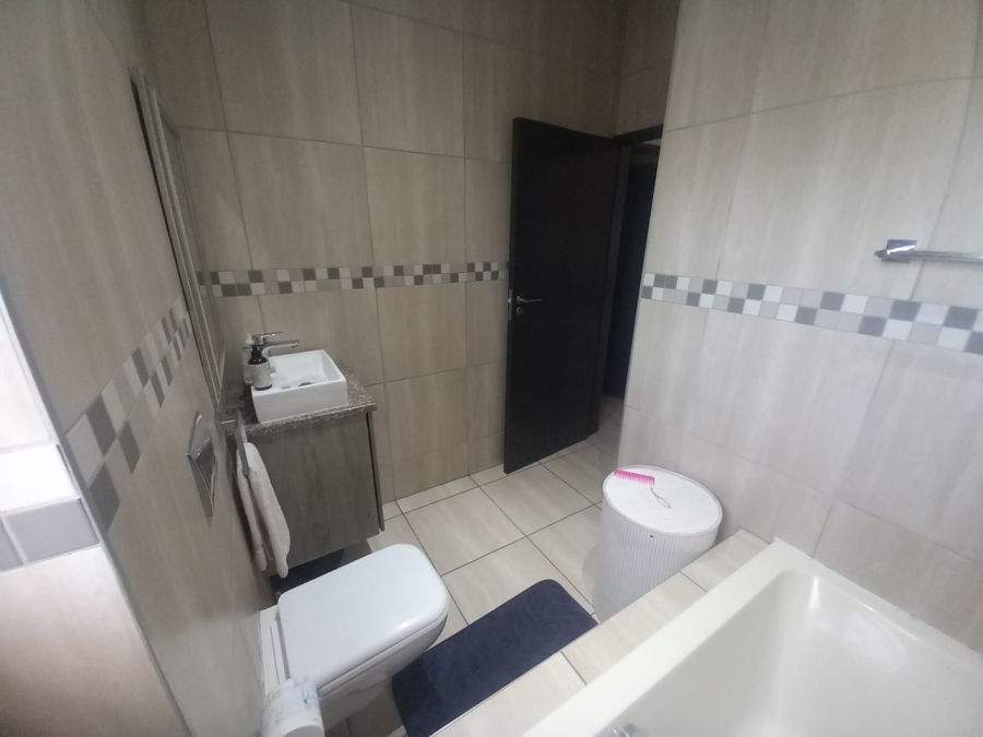 To Let 2 Bedroom Property for Rent in Pomona Gauteng