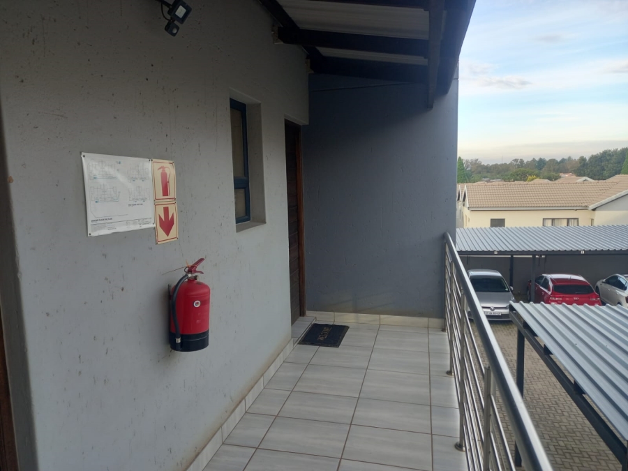 To Let 2 Bedroom Property for Rent in Pomona Gauteng