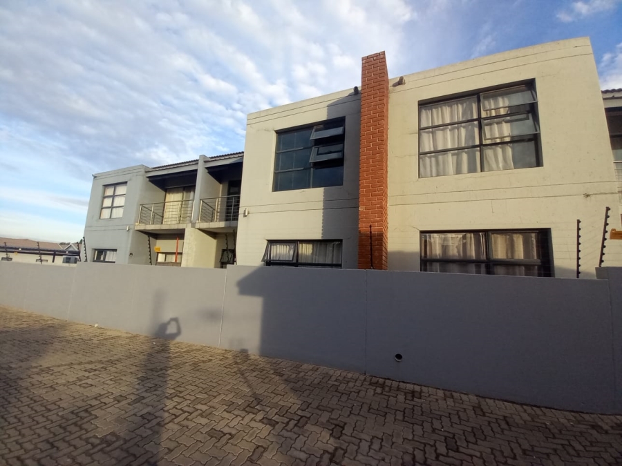 To Let 2 Bedroom Property for Rent in Pomona Gauteng