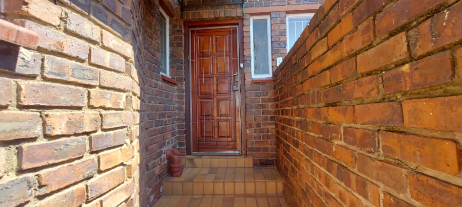 2 Bedroom Property for Sale in Birchleigh Gauteng
