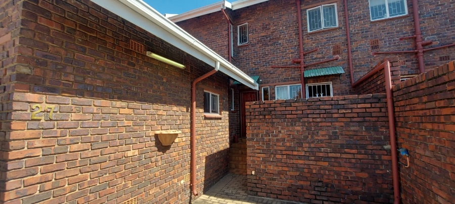 2 Bedroom Property for Sale in Birchleigh Gauteng
