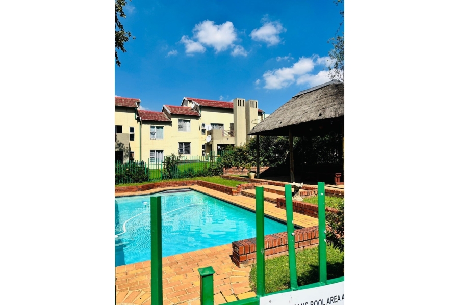 2 Bedroom Property for Sale in Bromhof Gauteng