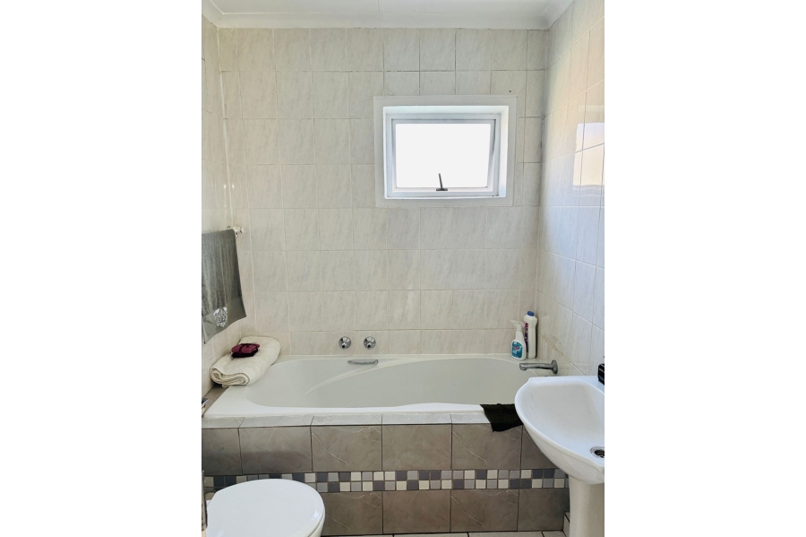 2 Bedroom Property for Sale in Bromhof Gauteng