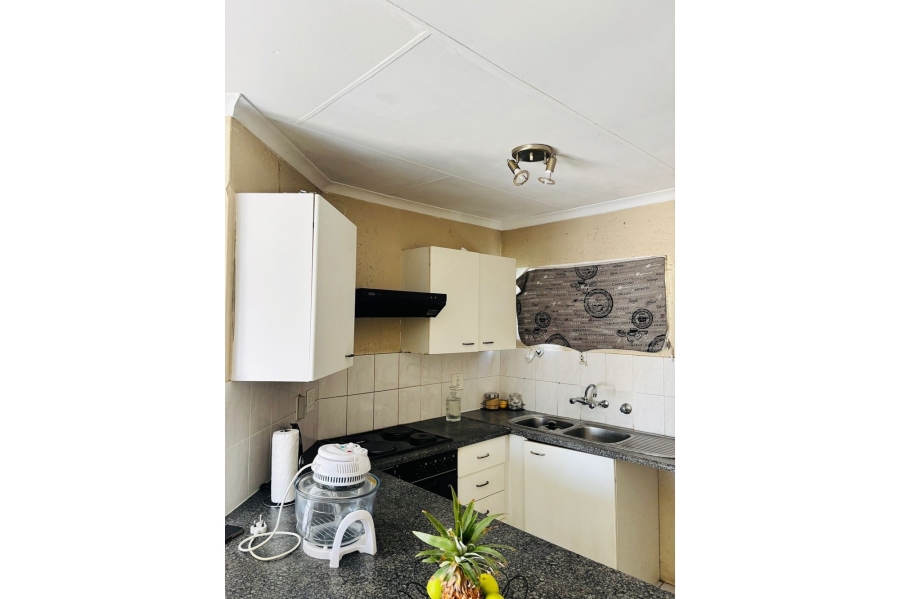 2 Bedroom Property for Sale in Bromhof Gauteng