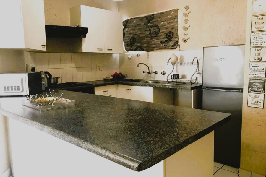 2 Bedroom Property for Sale in Bromhof Gauteng