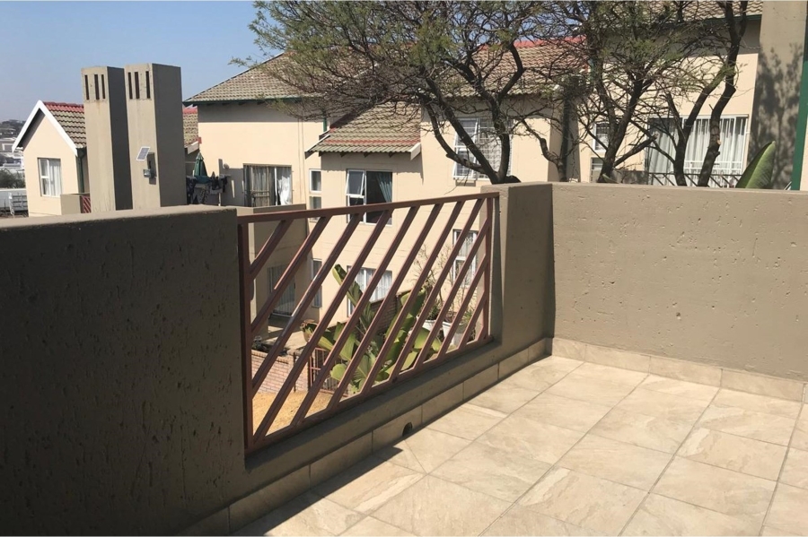2 Bedroom Property for Sale in Bromhof Gauteng