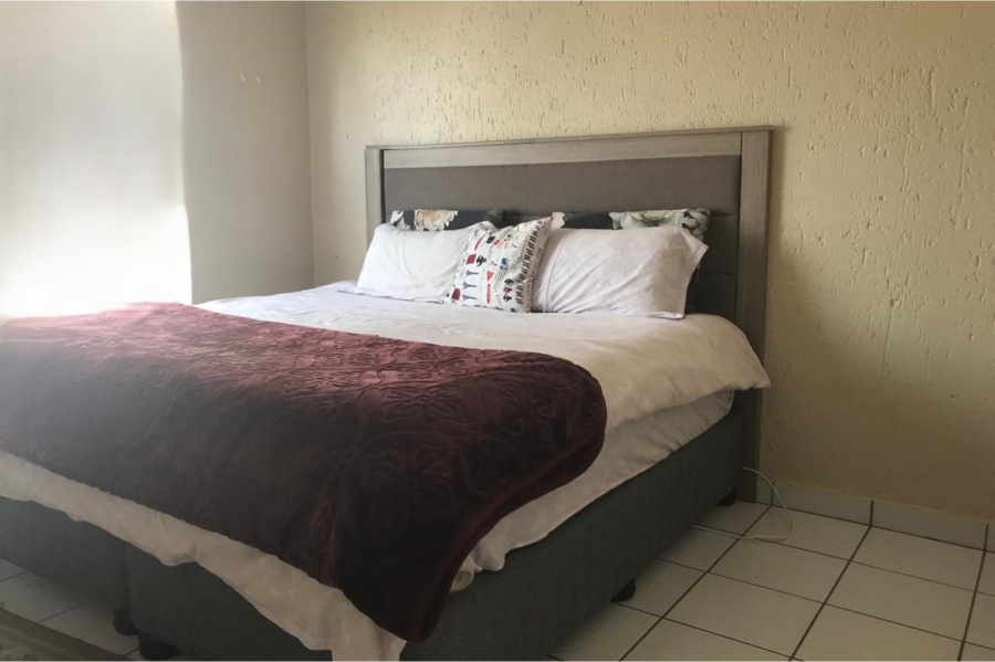 2 Bedroom Property for Sale in Bromhof Gauteng