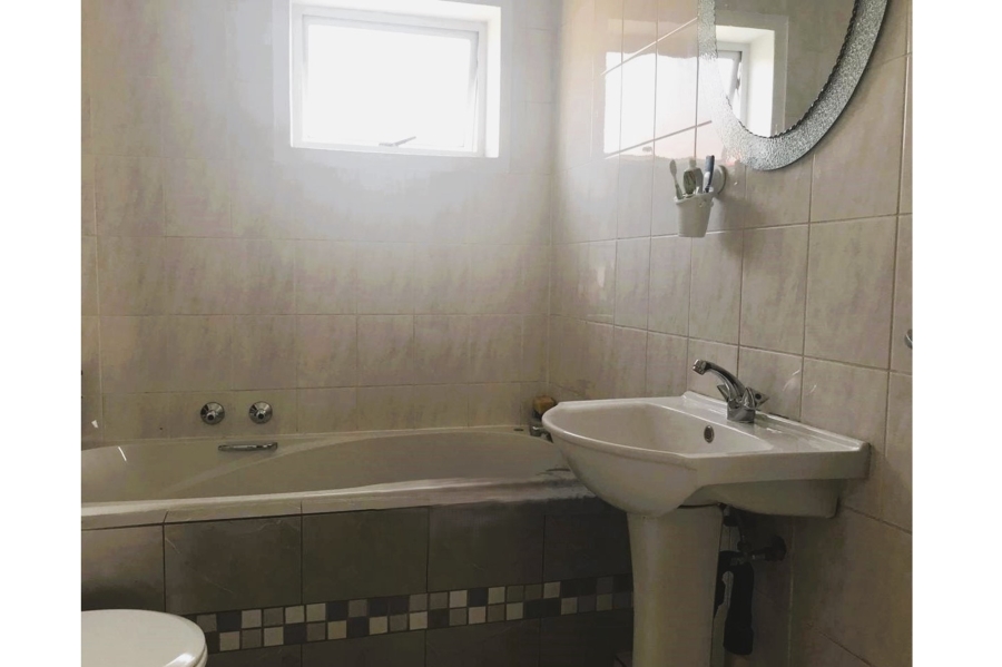 2 Bedroom Property for Sale in Bromhof Gauteng