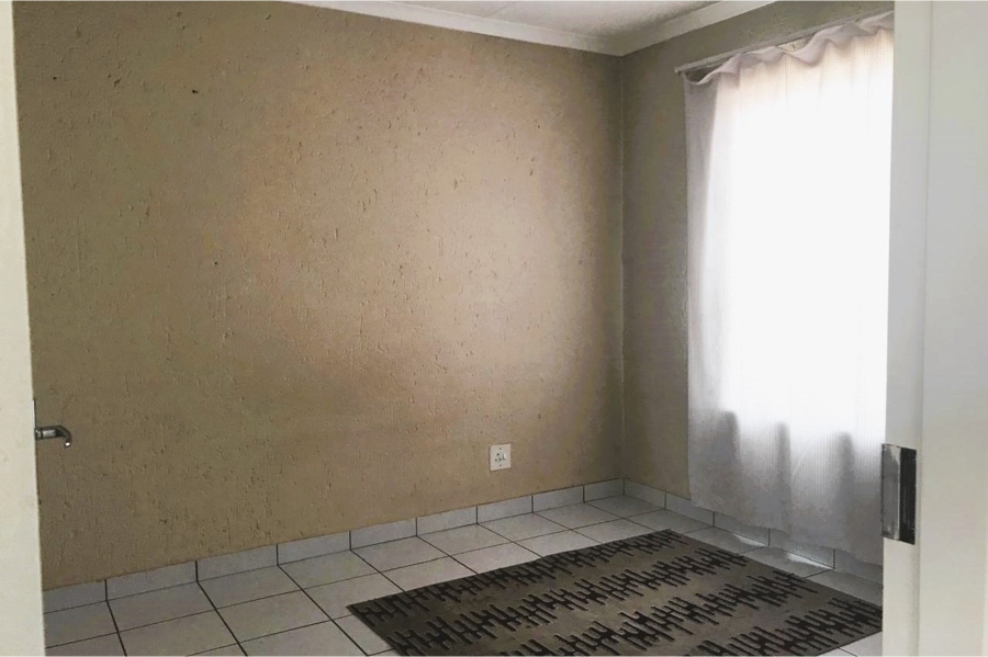2 Bedroom Property for Sale in Bromhof Gauteng