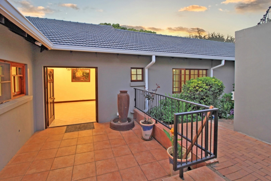 5 Bedroom Property for Sale in Bryanston Gauteng