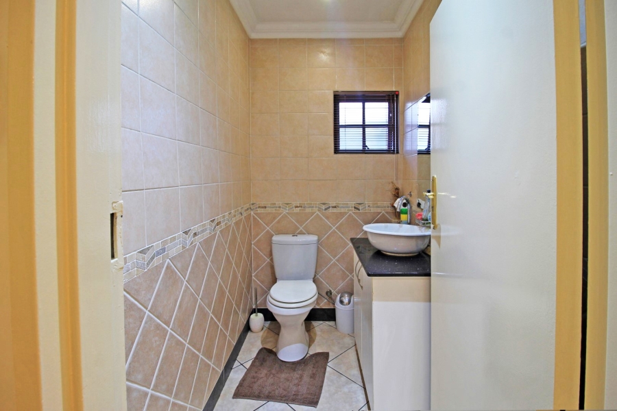 5 Bedroom Property for Sale in Bryanston Gauteng