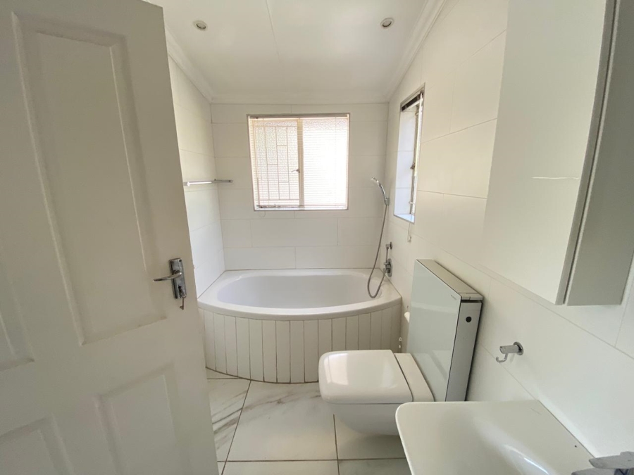 To Let commercial Property for Rent in Erasmuskloof Gauteng