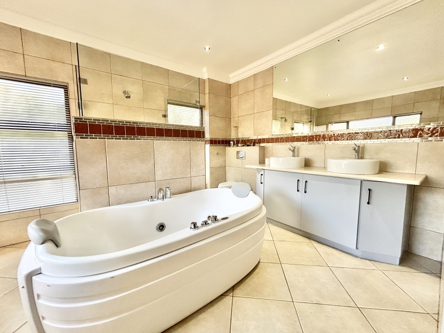 6 Bedroom Property for Sale in Midstream Estate Gauteng
