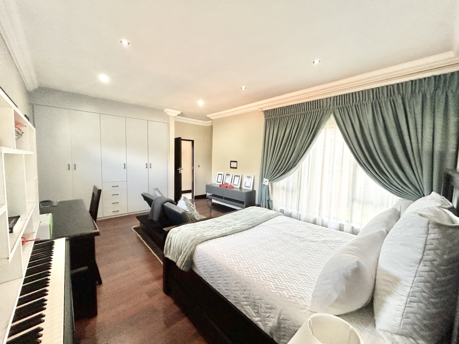 6 Bedroom Property for Sale in Midstream Estate Gauteng