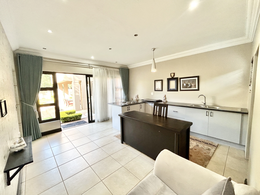 6 Bedroom Property for Sale in Midstream Estate Gauteng
