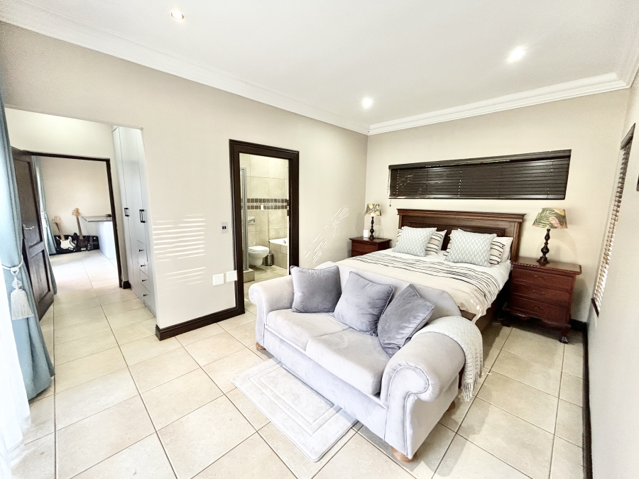 6 Bedroom Property for Sale in Midstream Estate Gauteng