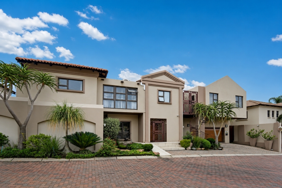 4 Bedroom Property for Sale in Atholl Gauteng