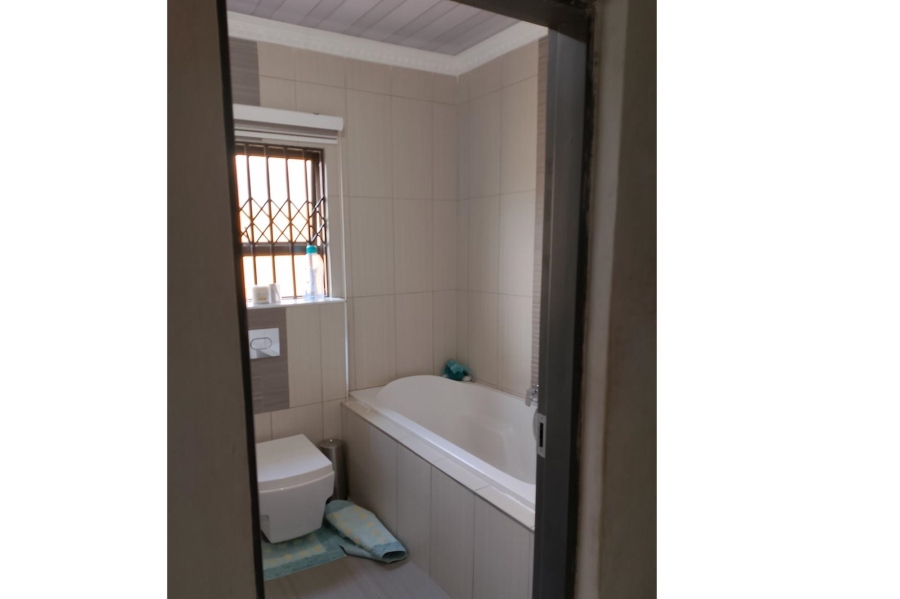 3 Bedroom Property for Sale in Pimville Zone 5 Gauteng