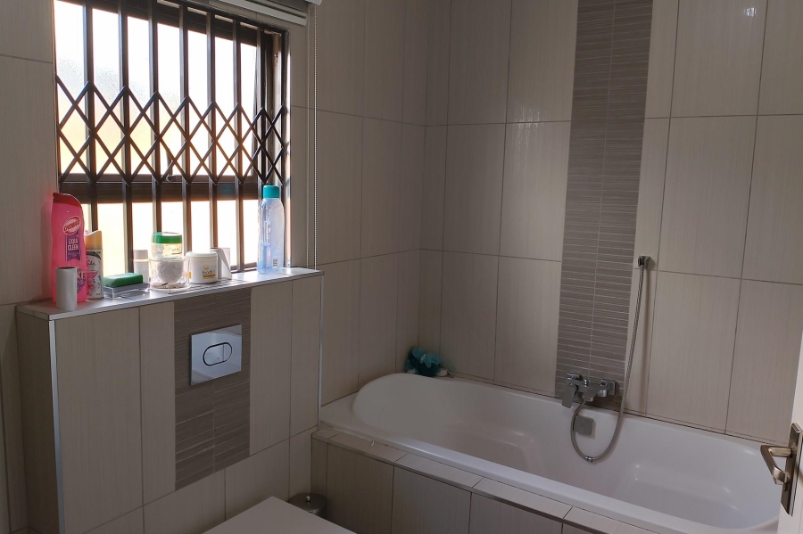 3 Bedroom Property for Sale in Pimville Zone 5 Gauteng