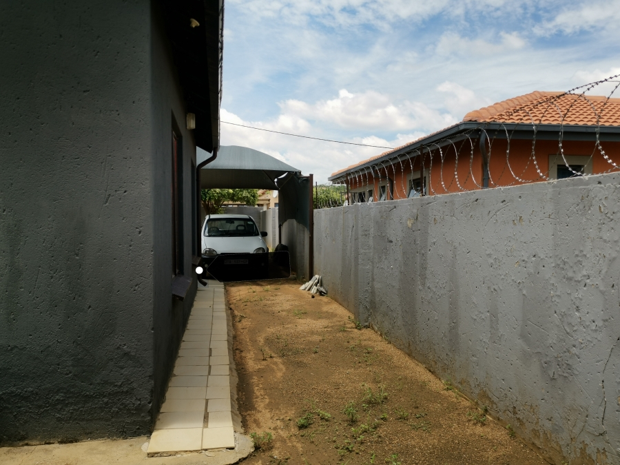 2 Bedroom Property for Sale in Mabopane Unit S Gauteng