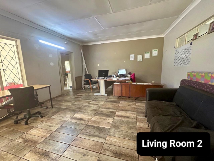 7 Bedroom Property for Sale in Valhalla Gauteng