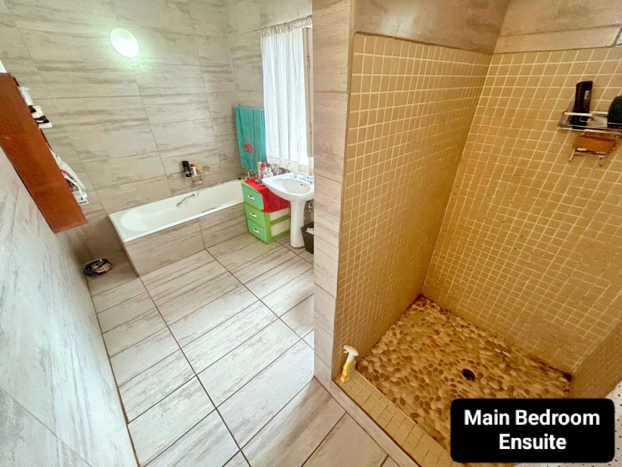 7 Bedroom Property for Sale in Valhalla Gauteng