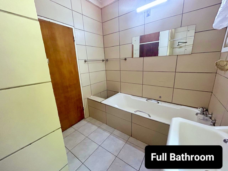 7 Bedroom Property for Sale in Valhalla Gauteng