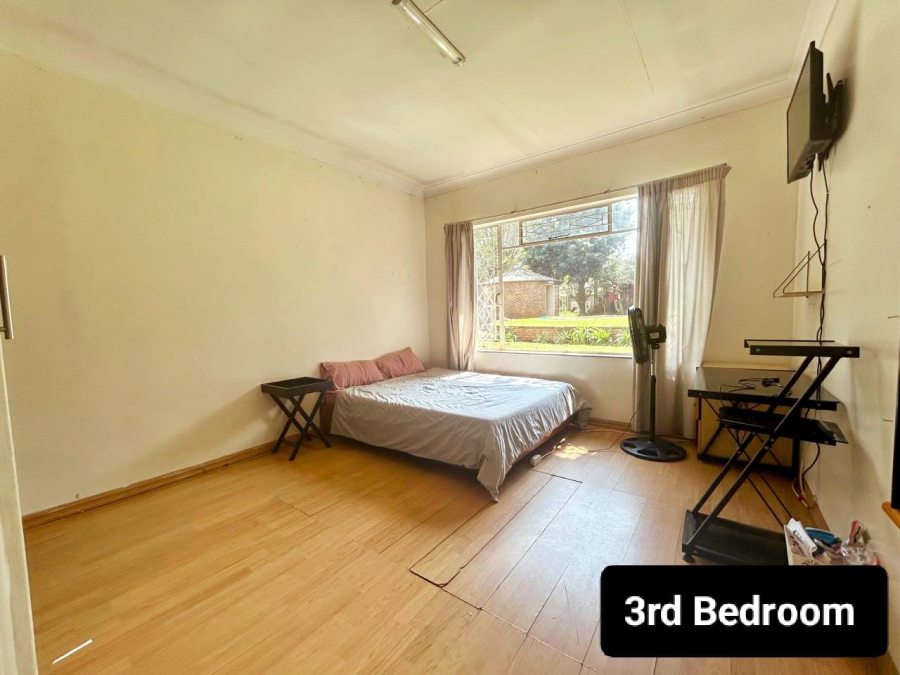 7 Bedroom Property for Sale in Valhalla Gauteng