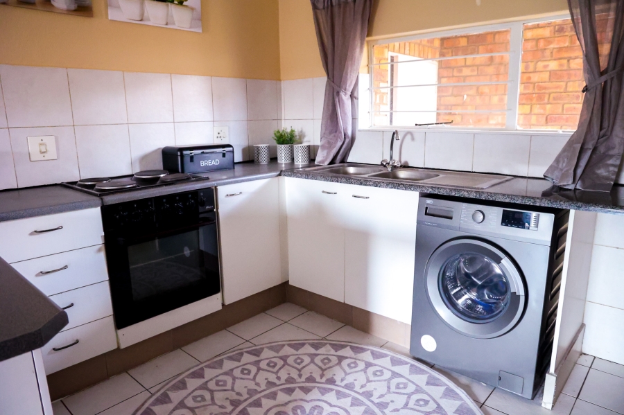 2 Bedroom Property for Sale in Liefde en Vrede Gauteng