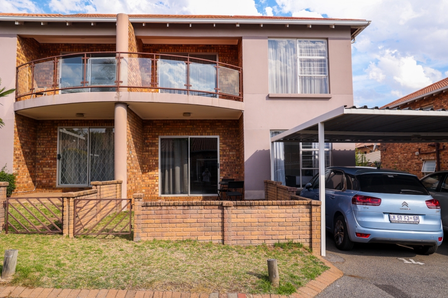 2 Bedroom Property for Sale in Liefde en Vrede Gauteng