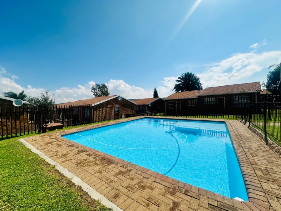 2 Bedroom Property for Sale in Liefde en Vrede Gauteng