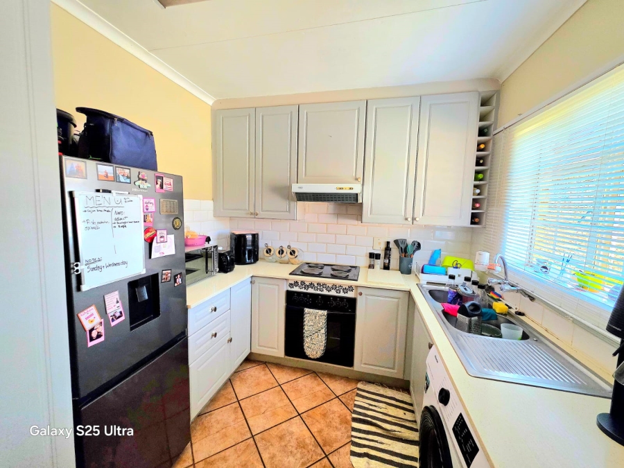 2 Bedroom Property for Sale in Magalieskruin Gauteng