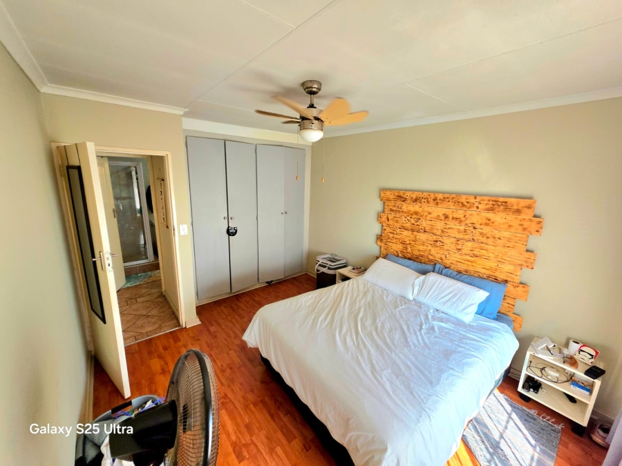 2 Bedroom Property for Sale in Magalieskruin Gauteng
