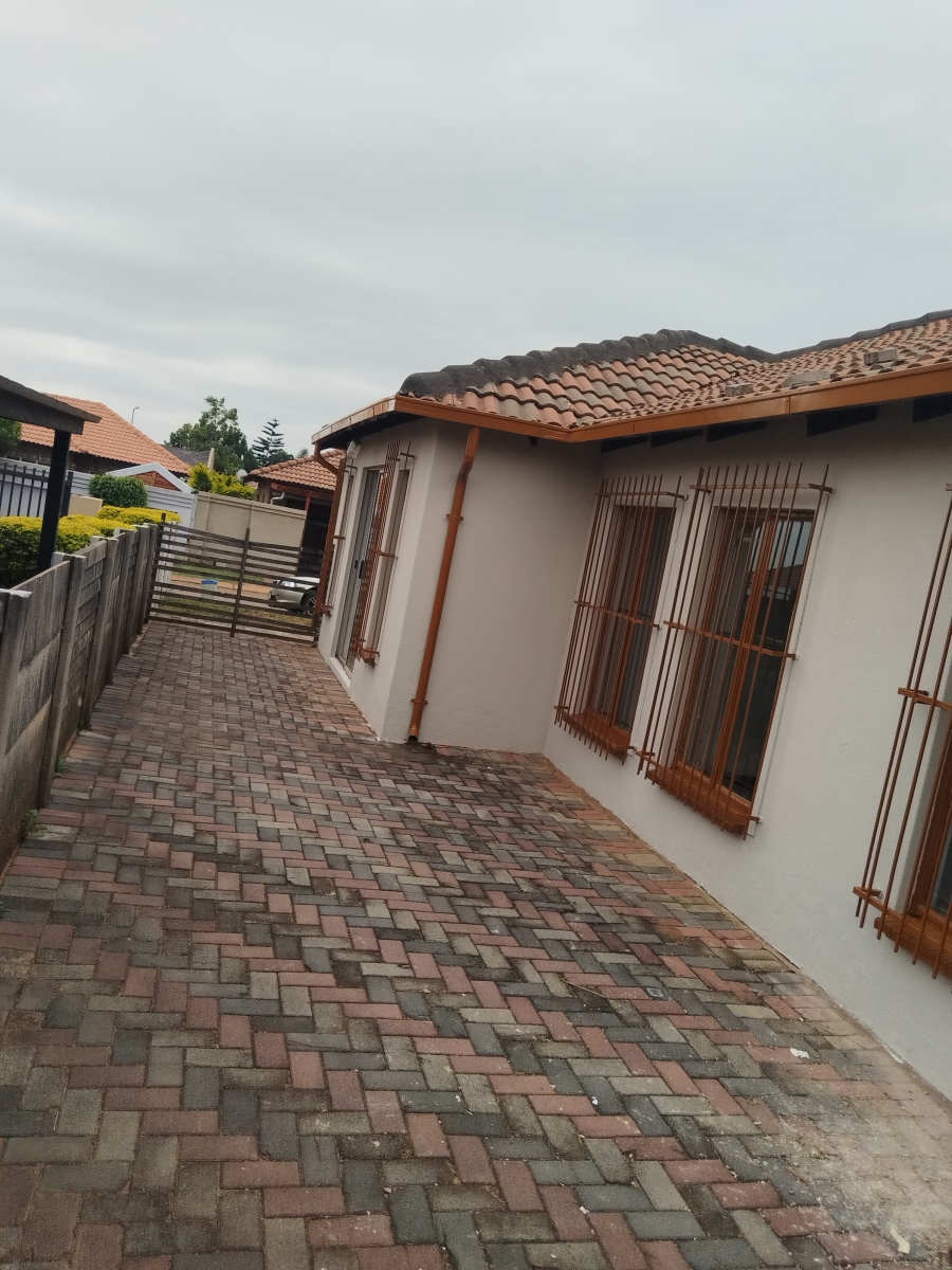 3 Bedroom Property for Sale in The Orchards Gauteng