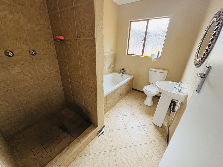 3 Bedroom Property for Sale in The Orchards Gauteng