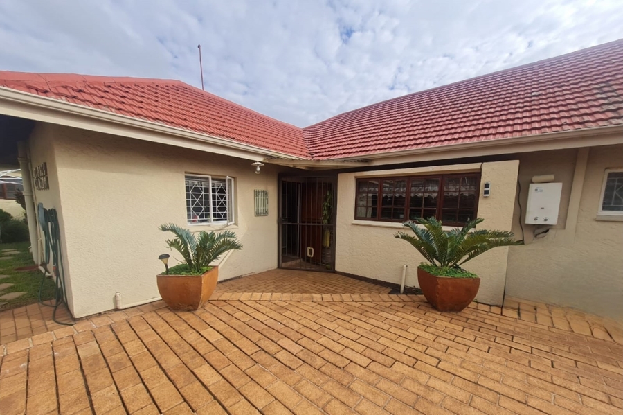 4 Bedroom Property for Sale in Horison Park Gauteng