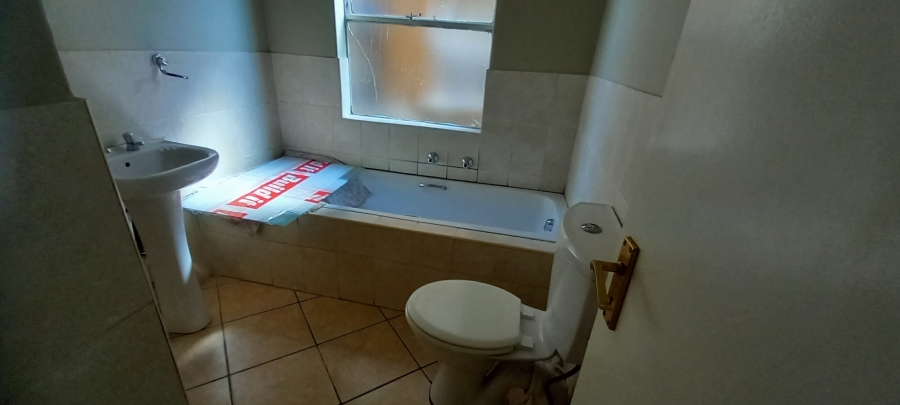 To Let 2 Bedroom Property for Rent in Ruimsig A H Gauteng