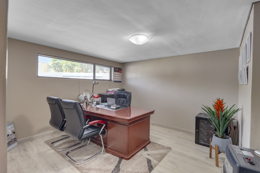 5 Bedroom Property for Sale in Valley View Estate Gauteng