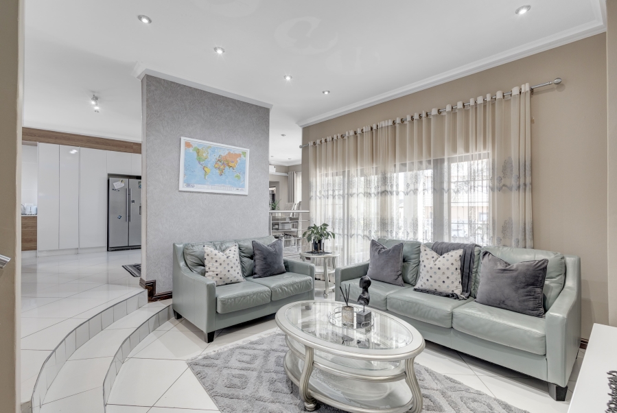 5 Bedroom Property for Sale in Valley View Estate Gauteng