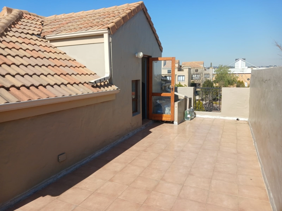 2 Bedroom Property for Sale in Lonehill Gauteng