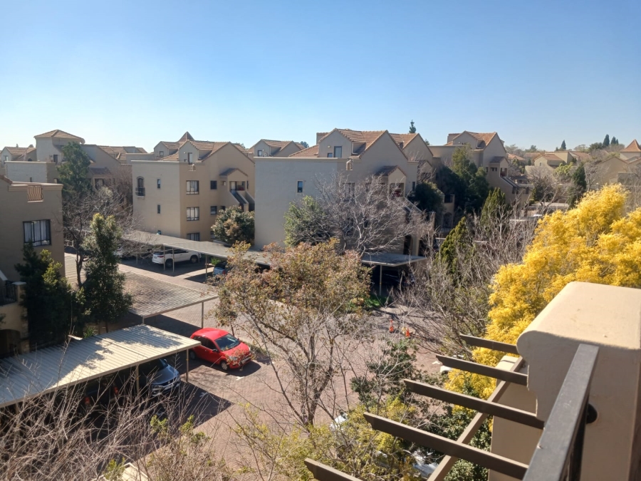 2 Bedroom Property for Sale in Lonehill Gauteng