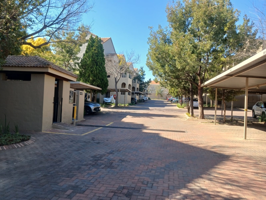 2 Bedroom Property for Sale in Lonehill Gauteng