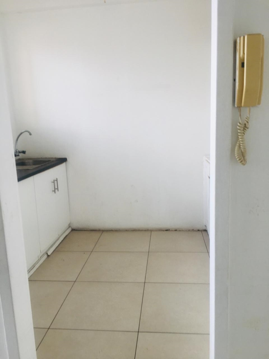 To Let 1 Bedroom Property for Rent in Norwood Gauteng