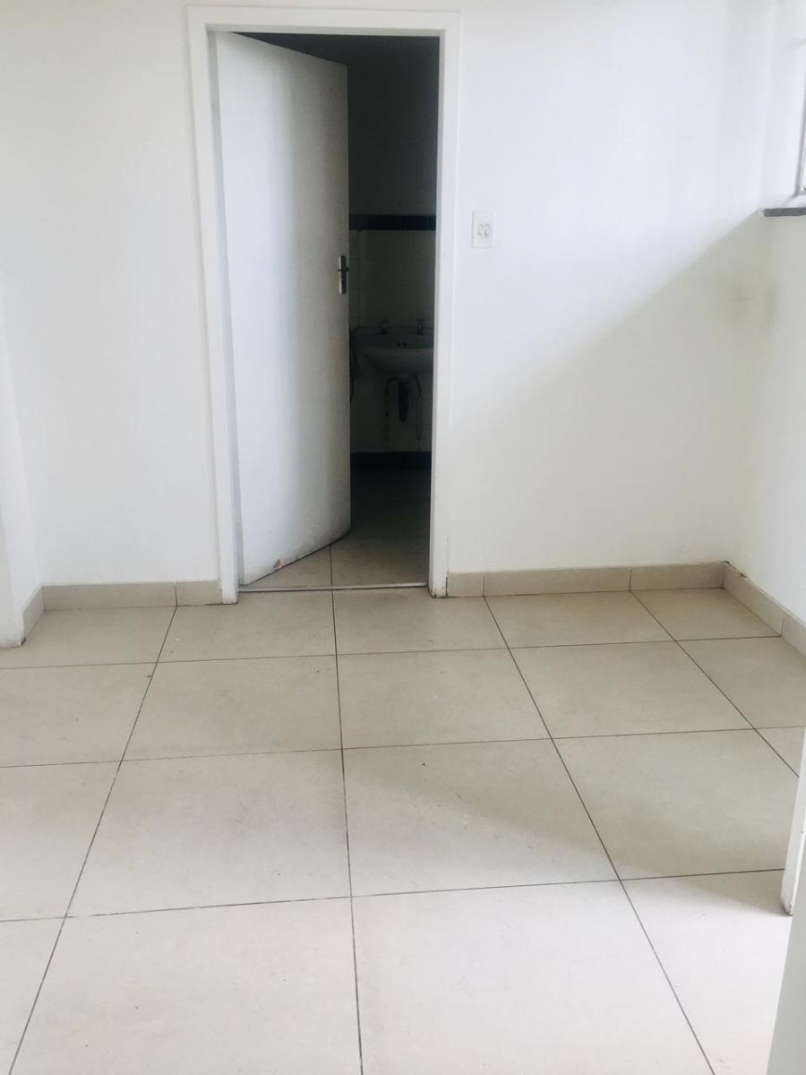 To Let 1 Bedroom Property for Rent in Norwood Gauteng