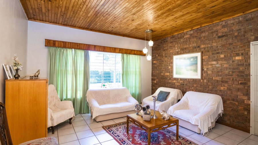 5 Bedroom Property for Sale in Irene Proper Security Estate Gauteng