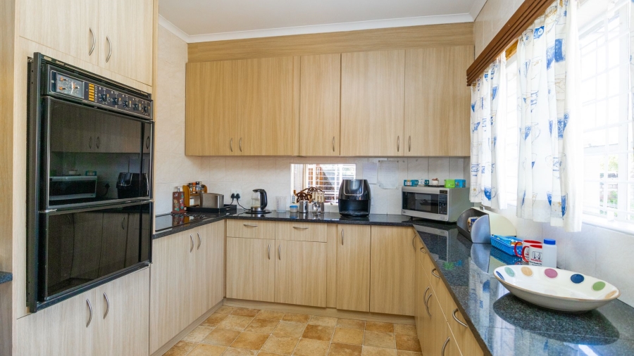 5 Bedroom Property for Sale in Irene Proper Security Estate Gauteng