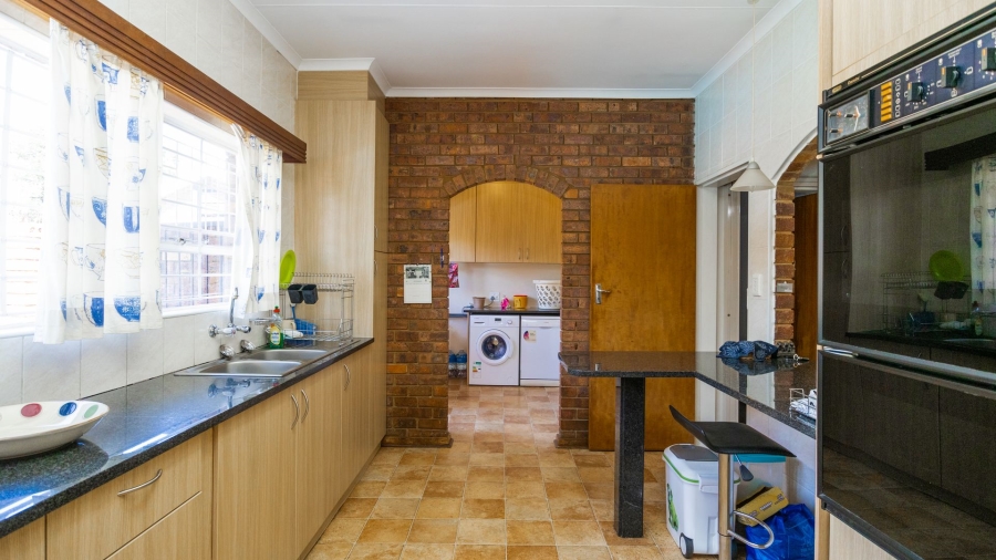 5 Bedroom Property for Sale in Irene Proper Security Estate Gauteng